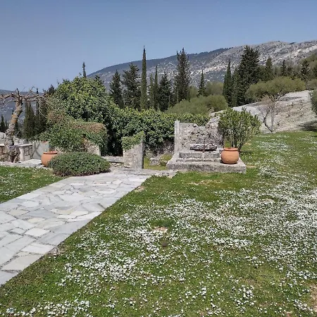 فيلة Epanochori Mountain View *